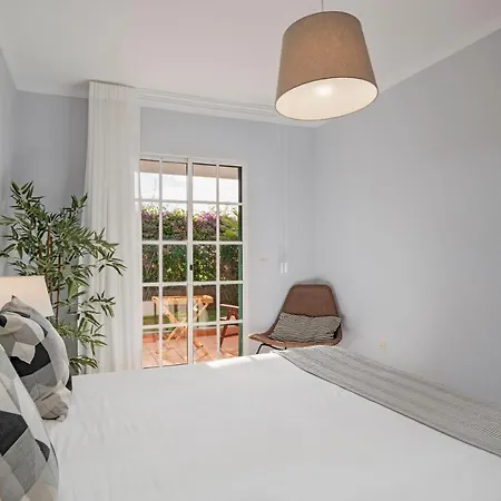 Garajau I By An Island Caniço