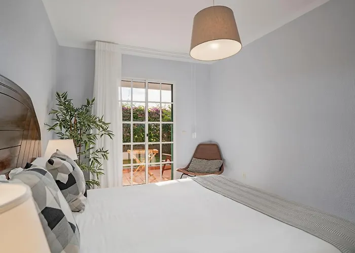 Garajau I By An Island Caniço